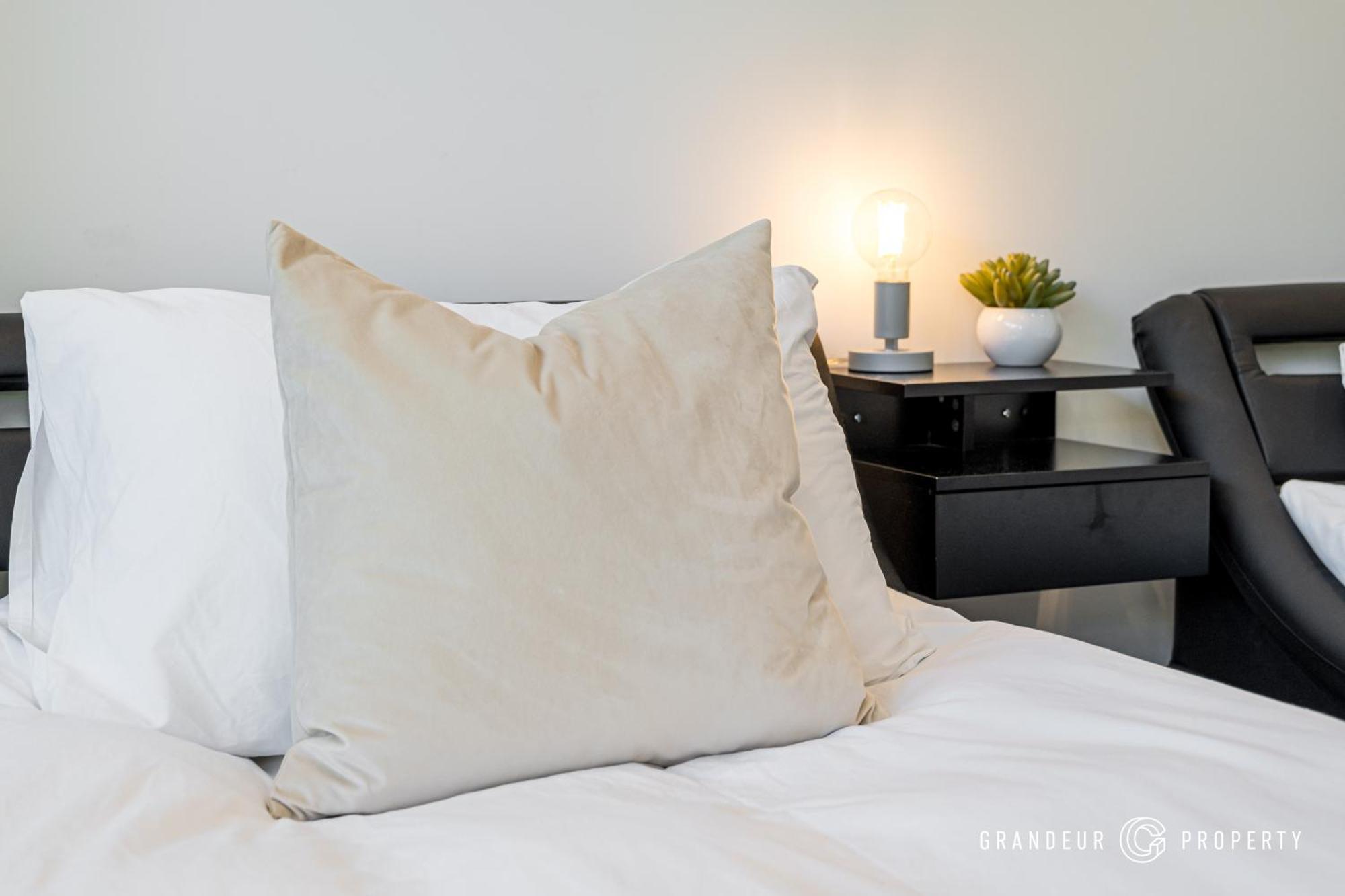 Carbery Lux By Grandeur